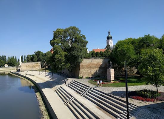 hungary/gyor/attraction/varkazamata-kotar