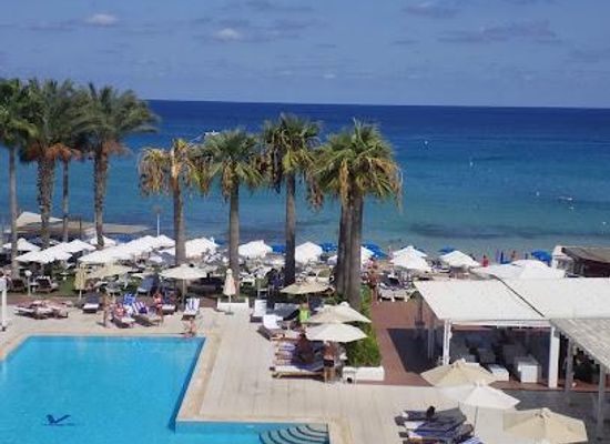 cyprus/ayia-napa/attraction/vrissiana-beach