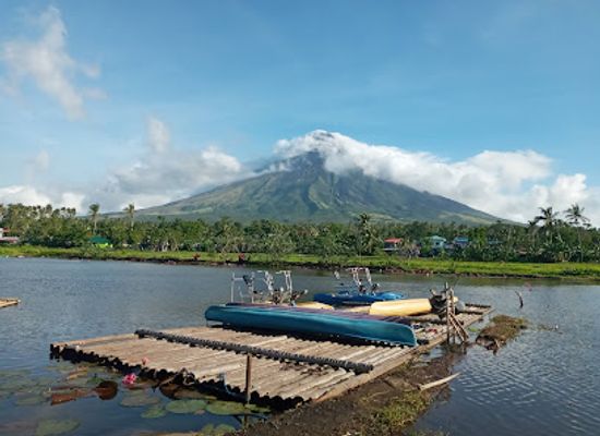 philippines/bicol-region/attraction/sumlang-lake