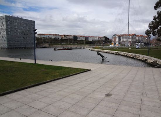 portugal/aveiro/attraction/estatua-maria-da-fonte