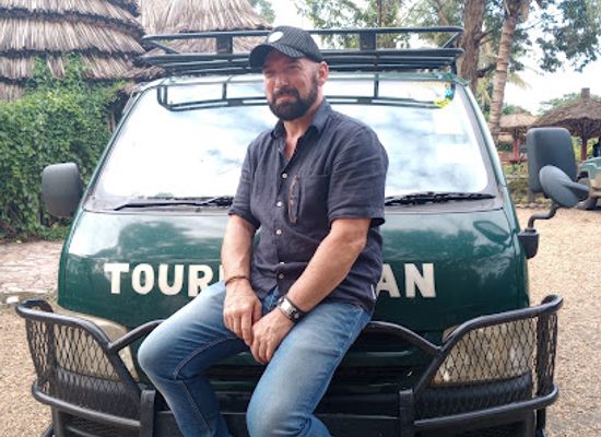 uganda/entebbe/attraction/hiposplay-tours-and-travel-co-ltd