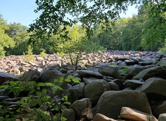pennsylvania/lehigh-valley/attraction/ringing-rocks-county-park