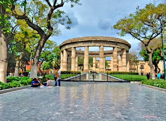 mexico/los-altos-de-jalisco/attraction/rotonda-de-los-jaliscienses-ilustres