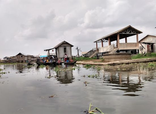 benin/ganvie-village/attraction/ganvie-boat-station