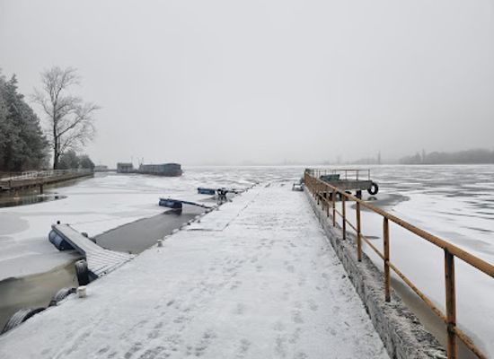 poland/zegrze-reservoir/attraction/kolejowy-klub-wodny-port-w-jachrance