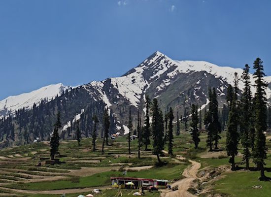 pakistan/makra-peak/attraction/lalazar