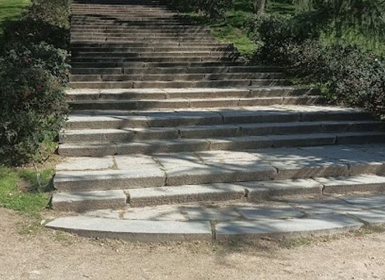 spain/madrid-community/attraction/escaleras-del-libro-alguien-para-ti