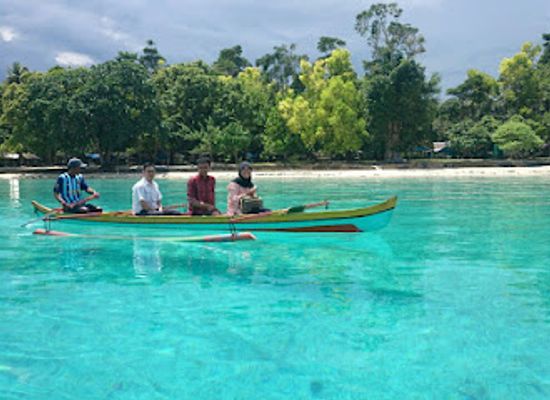 indonesia/maluku/attraction/pantai-liang