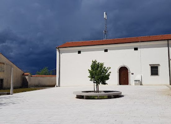 slovenia/sezana/attraction/kobilarna-lipica-muzej-lipicanca-lipikum