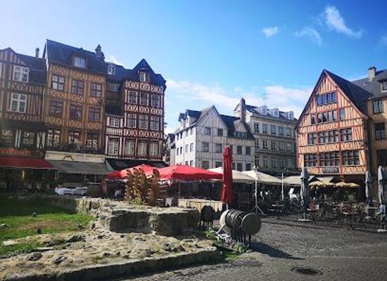 france/rouen/attraction/pl-du-vieux-marche