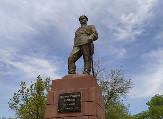 moldova/transnistria/attraction/monument-to-kotovsky