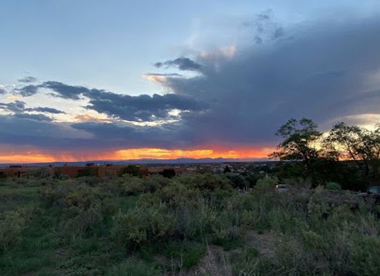 new-mexico/santa-fe/canyon-road/attraction/cross-of-the-martyrs-parking