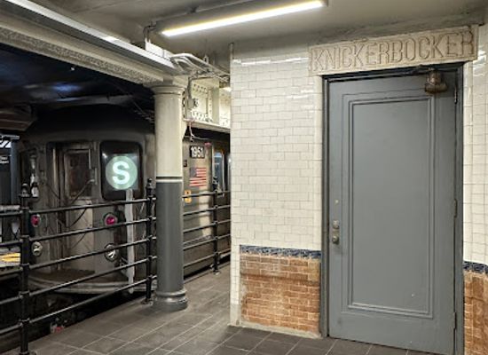 new-york/new-york-metropolitan-area/attraction/door-to-nowhere