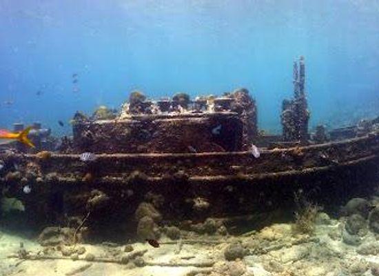curacao/klein-curacao/attraction/tugboat-bar