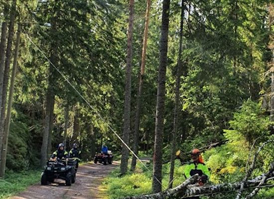 finland/nuuksio-national-park/attraction/meerlampi-cave