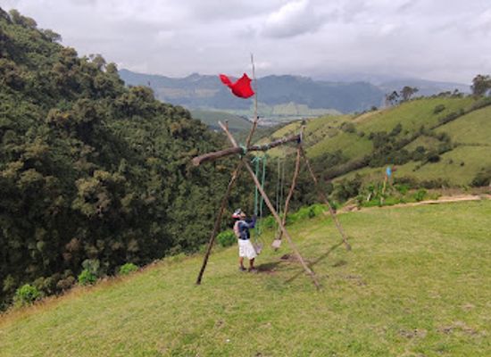 ecuador/highland-valleys/attraction/el-gran-penon-de-los-curiquingues