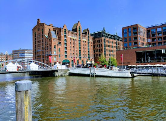 germany/hamburg/hafencity/attraction/uberseeboulevard