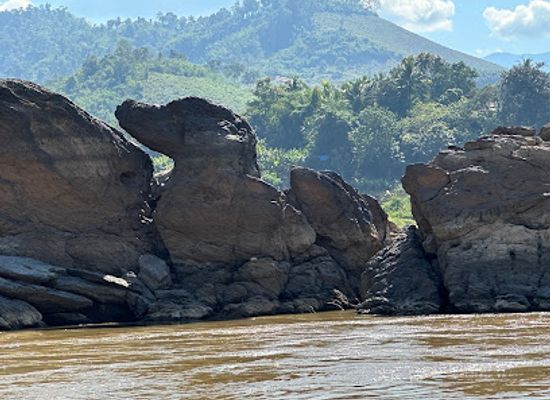 laos/bokeo-province/attraction/dog-head-stone