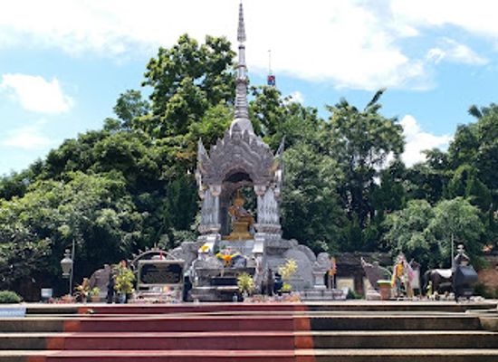 thailand/chiang-rai/attraction/75-anniversary-flag-and-lamp-park