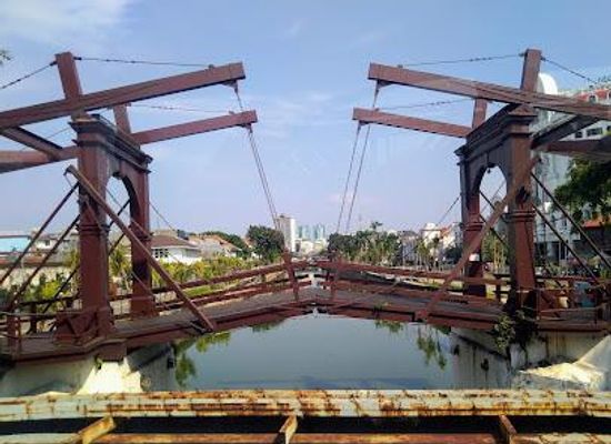 indonesia/jakarta/attraction/jembatan-kota-intan