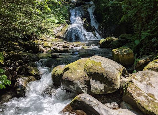 georgia/khevsureti/attraction/tskhemvani-waterfall
