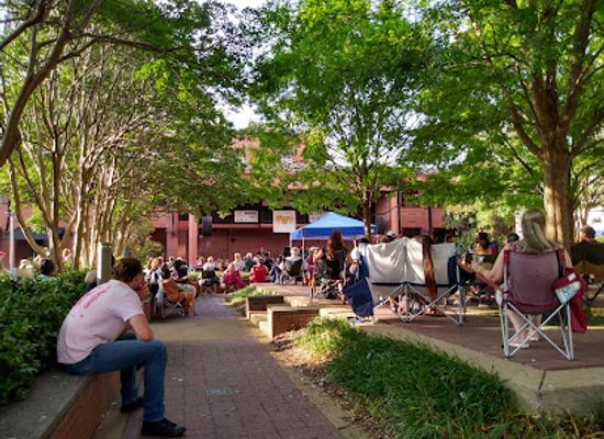 tennessee/chattanooga-riverfront/attraction/miller-plaza
