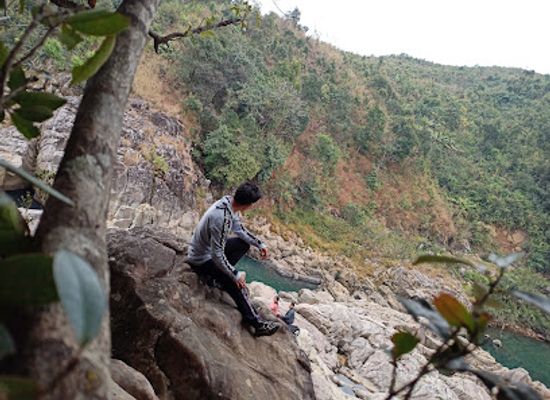 india/meghalaya/attraction/mawdohnud-nongstoin-sangriang-kutcha-road