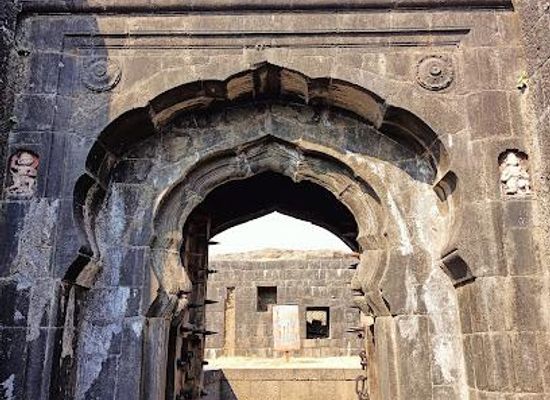 india/pune/attraction/lohgad-fort