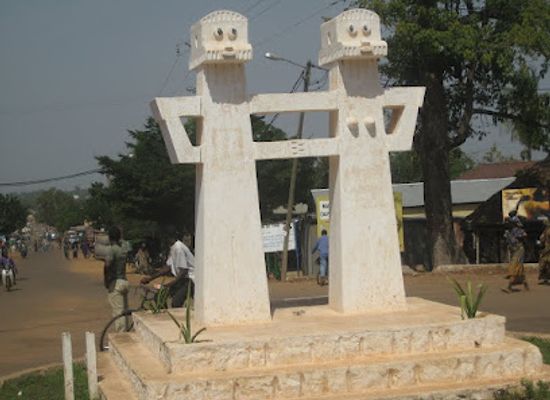 togo/savanes-region/attraction/statue-des-martyrs-de-dapaong