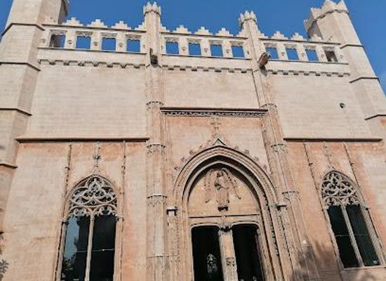 spain/palma-de-mallorca/attraction/llotja-de-palma