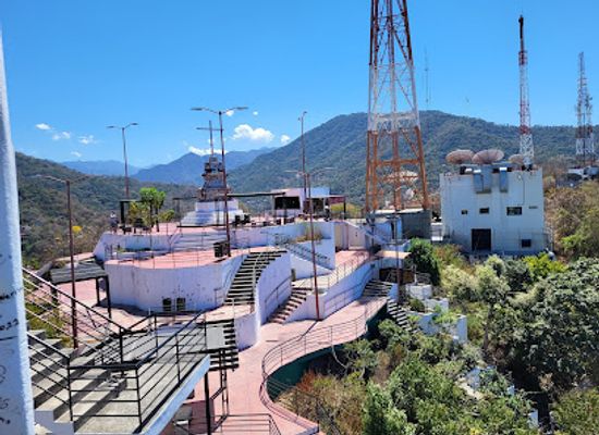 mexico/puerto-vallarta/downtown-puerto-vallarta/attraction/hill-of-the-cross-viewpoint