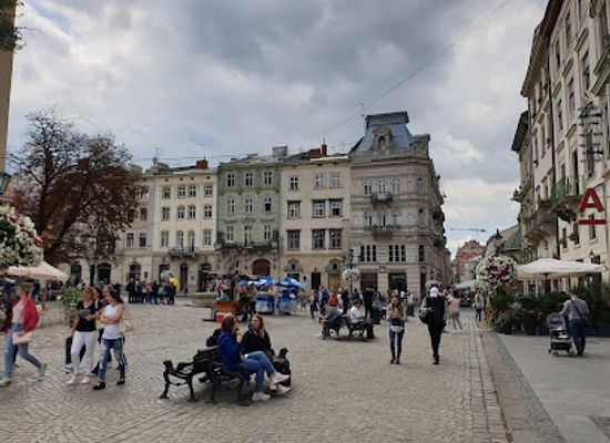 ukraine/lviv/rynok-square/attraction/fountain-of-neptune
