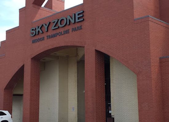 oklahoma/broken-arrow/attraction/sky-zone-trampoline-park