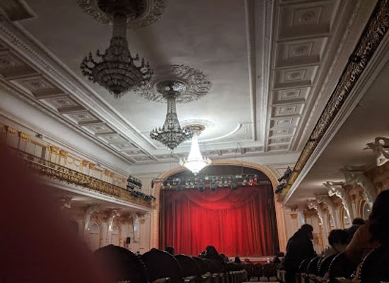 ukraine/dnieper-ukraine/attraction/dnipro-national-academic-ukrainian-theatre-of-music-and-drama