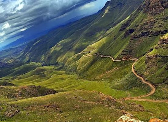 south-africa/drakensberg/attraction/roof-of-africa-tours-sani-pass-lesotho-tours