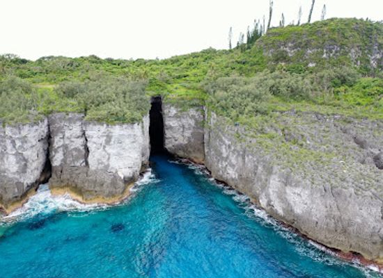 new-caledonia/canala/attraction/le-saut-du-guerrier