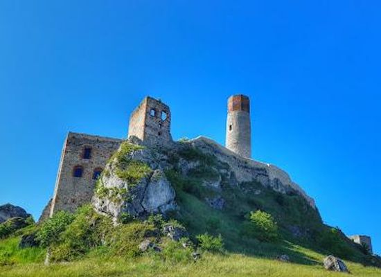 poland/czestochowa/attraction/castle-in-olsztyn
