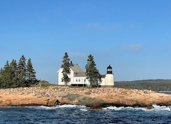 maine/washington-county/attraction/winter-harbor-light