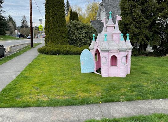 washington/western-washington/attraction/the-pink-castle
