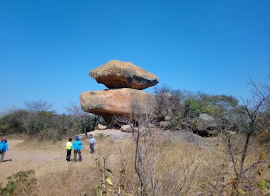 zimbabwe/great-dyke/attraction/epworth-balancing-rocks
