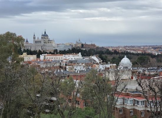 spain/madrid-community/attraction/mirador-del-templo-de-debod