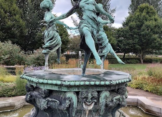 denmark/north-zealand/attraction/dancer-s-fountain