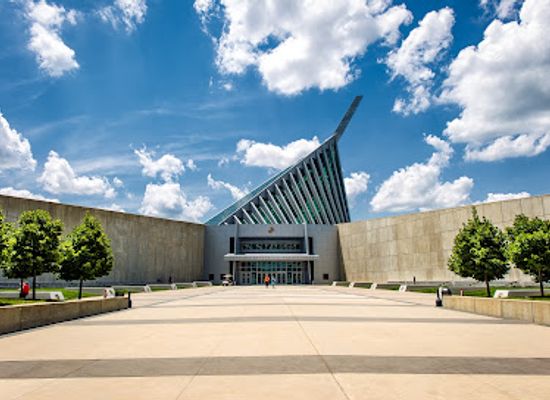 virginia/northern-neck/attraction/national-museum-of-the-marine-corps