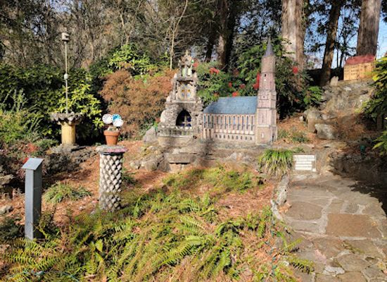 alabama/chattahoochee-valley/attraction/ave-maria-grotto