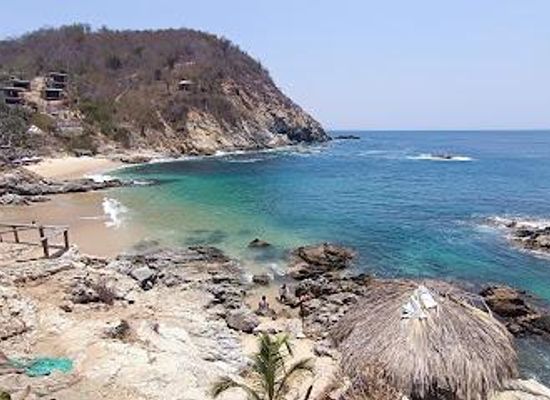 mexico/pacific-coast/attraction/playa-estacahuite