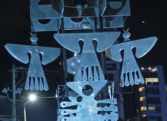 ecuador/quito/la-mariscal/attraction/escultura-metalica-de-los-pajaros
