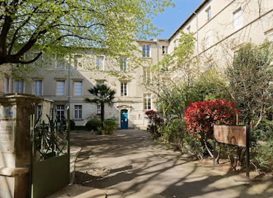 france/nimes/attraction/museum-d-histoire-naturelle-de-nimes