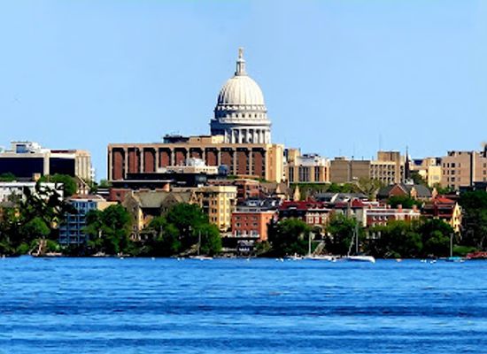 wisconsin/madison/capitol-square/attraction/picnic-point