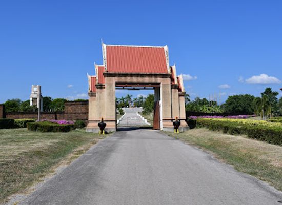 thailand/phetchabun-mountains/attraction/pho-khun-pha-muang-memorial