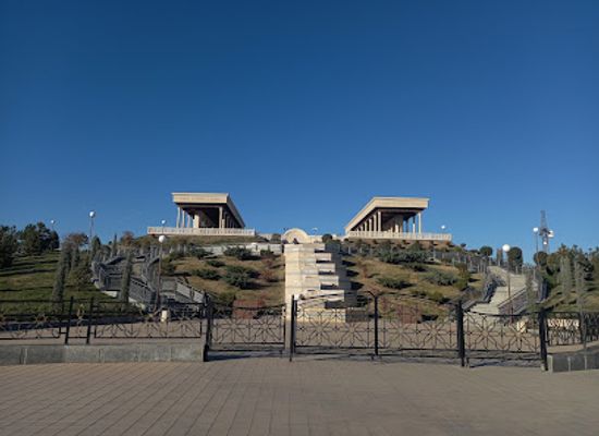 uzbekistan/jizzakh/attraction/xotira-maydoni